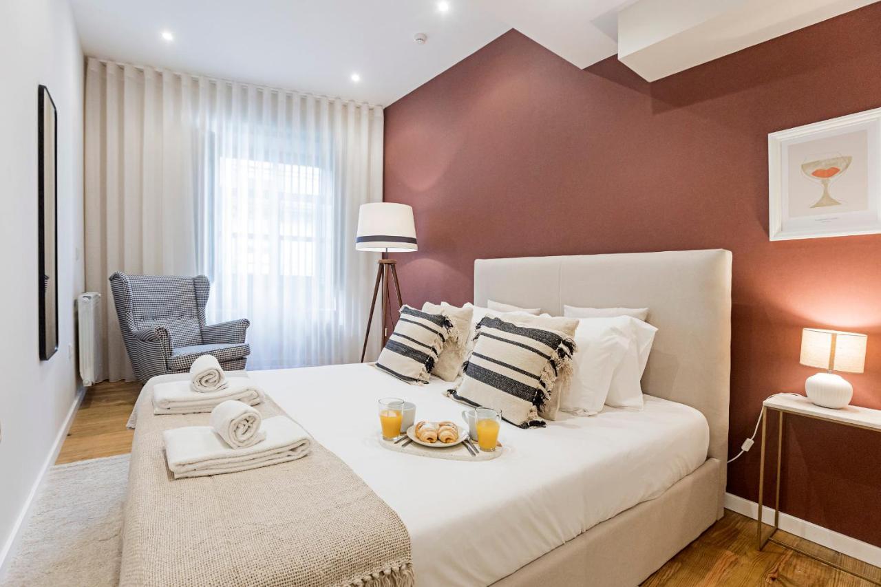Brand New 4Br W/ 200Yrs Of History In Central Porto By Lovelystay Ngoại thất bức ảnh
