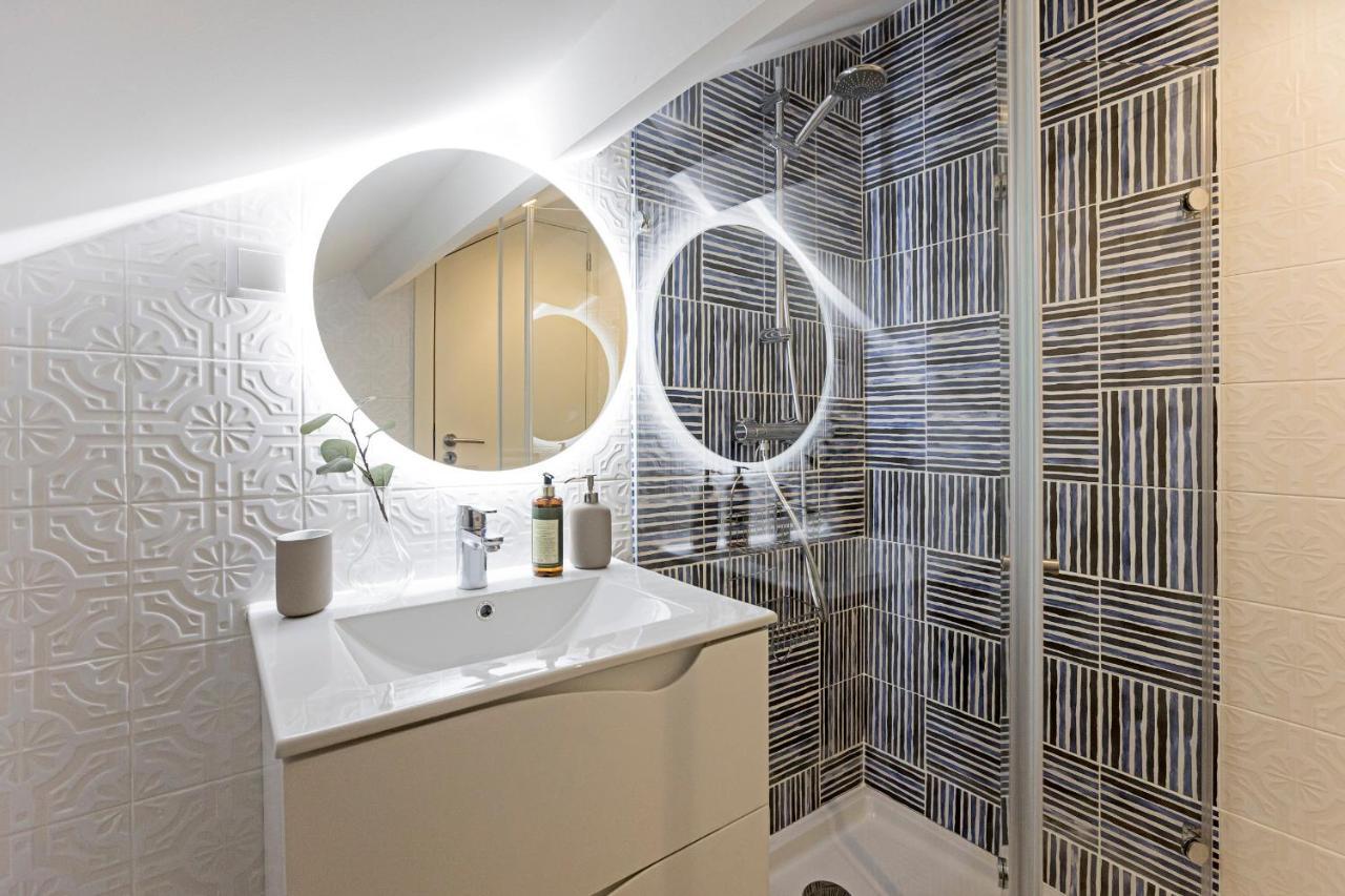 Brand New 4Br W/ 200Yrs Of History In Central Porto By Lovelystay Ngoại thất bức ảnh