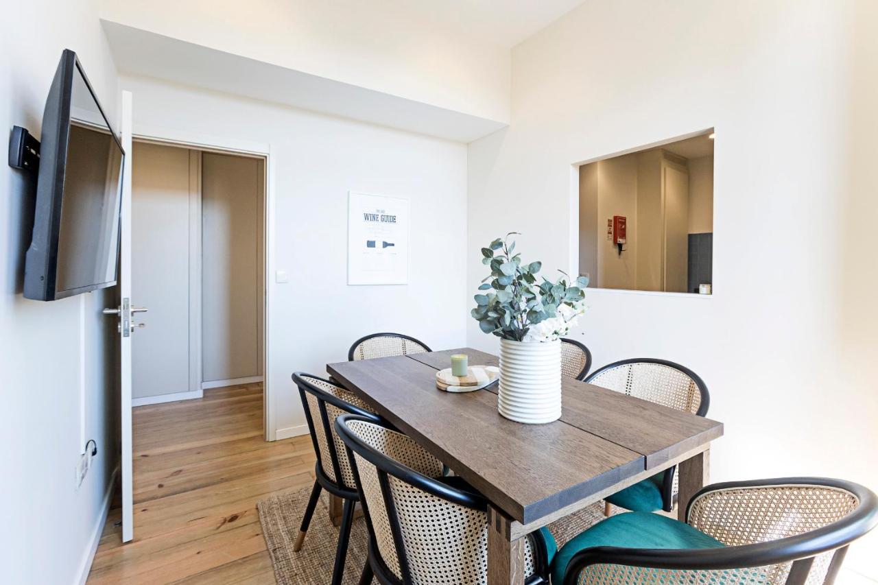 Brand New 4Br W/ 200Yrs Of History In Central Porto By Lovelystay Ngoại thất bức ảnh