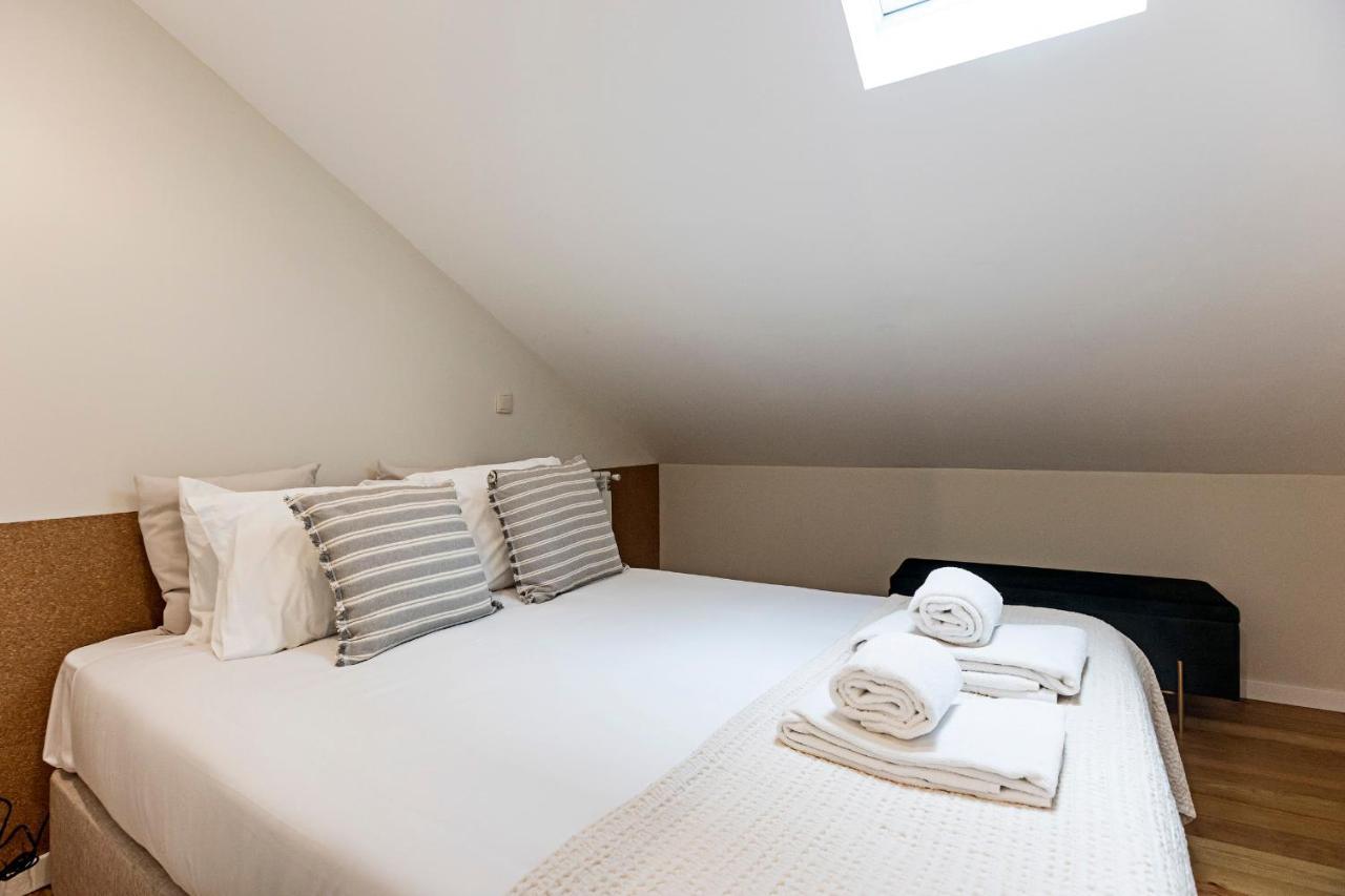 Brand New 4Br W/ 200Yrs Of History In Central Porto By Lovelystay Ngoại thất bức ảnh