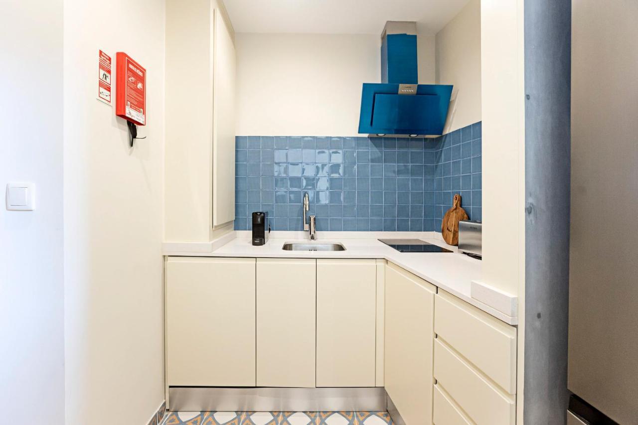 Brand New 4Br W/ 200Yrs Of History In Central Porto By Lovelystay Ngoại thất bức ảnh